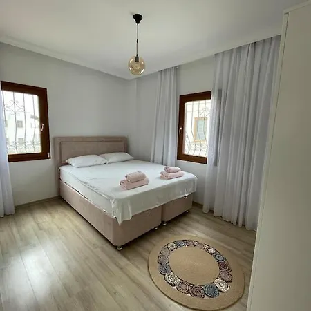 Hotel 3+1 Genis Bahceli Mustakil